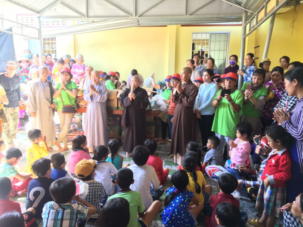 Trà Vinh: Chùa An Thành tổ chức tặng quà xuân Kỷ Hợi 2019