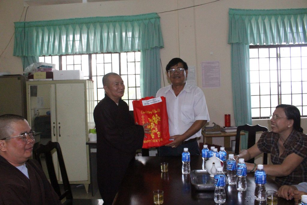 Ninh Thuận: Phật giáo huyện Ninh Phước thăm chúc Tết các cấp Lãnh đạo tỉnh