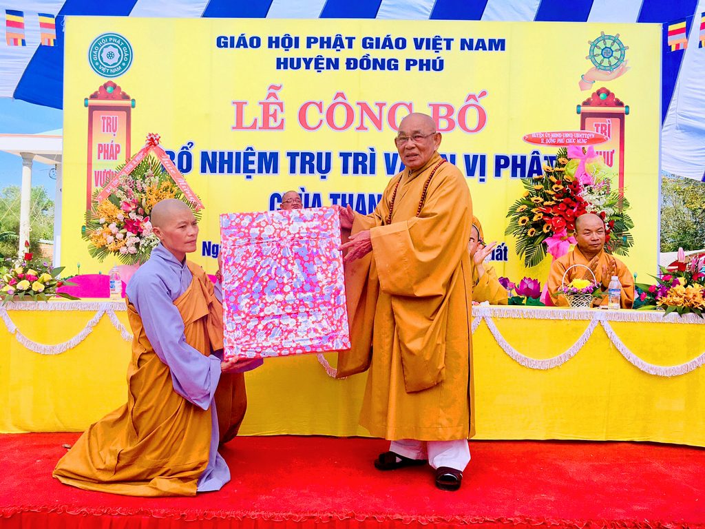 Bình Phước: Lễ trao quyết định bổ nhiệm trụ trì cho Sư cô Thích Nữ Thánh Thiện