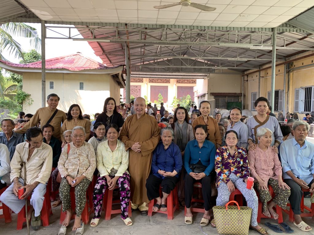 Tiền Giang: Chương trình “Ánh Sáng Mùa Xuân” cho bà con Khiếm thị nhân dịp Tết Kỷ Hợi