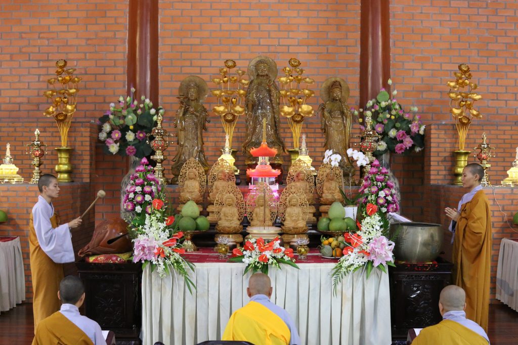 Bình Dương: Chùa Thiên Quang Lễ kính mừng Phật thành đạo