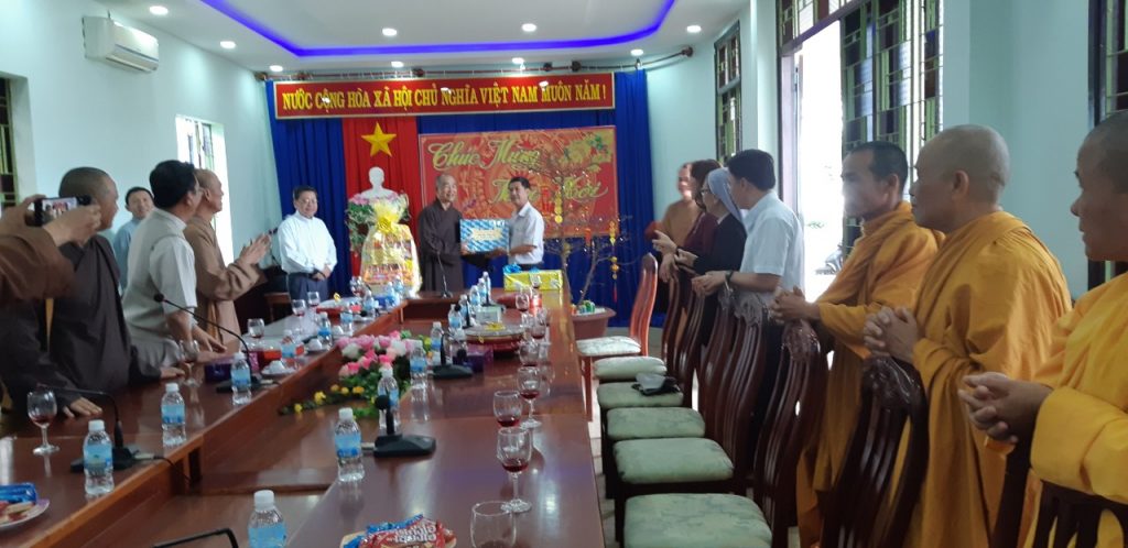 Ninh Thuận: BTS Phật giáo huyện phối hợp cùng chức sắc Tôn giáo bạn thăm và chúc Tết  Lãnh đạo chính quyền