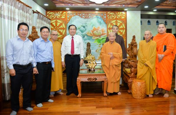 TPHCM: Ông Trần Thanh Mẫn chúc tết Hòa thượng Chủ tịch