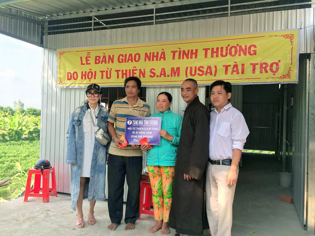 Đồng Tháp: Bàn giao 20 căn nhà tình thương cho các gia đình có hoàn cảnh khó khăn