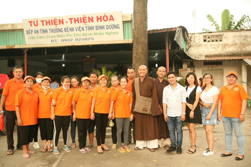 TP.HCM: Chùa Bửu Châu trao 300 phần quà Tết cho các bệnh nhi