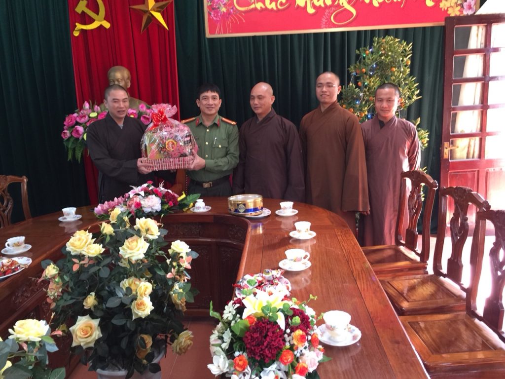 Hà Tĩnh: BTS Phật giáo huyện Nghi Xuân chúc Tết lãnh đạo chính quyền