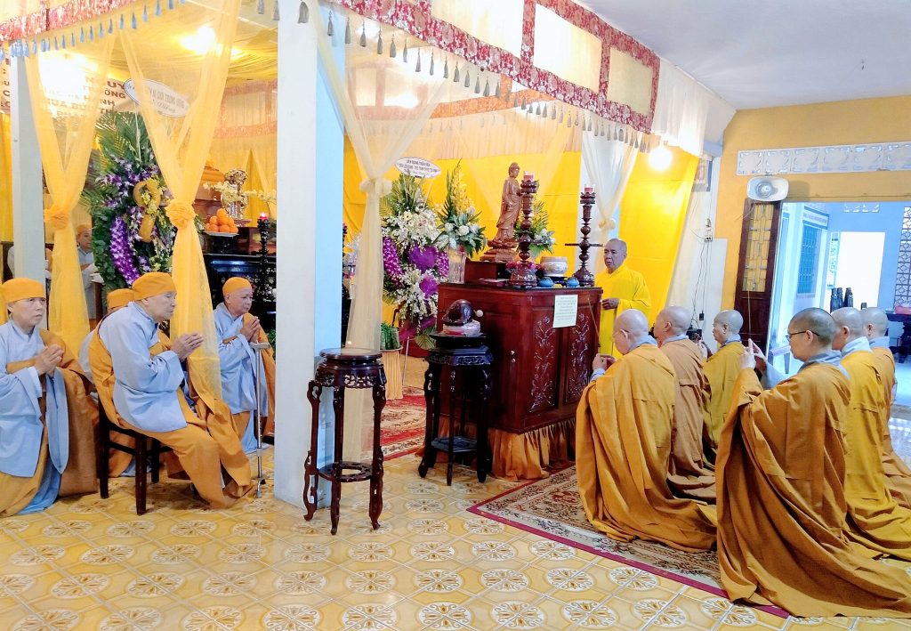 Bến Tre: Phân ban Ni giới Trung ương viếng tang lễ Ni trưởng TN. Giác Hạnh