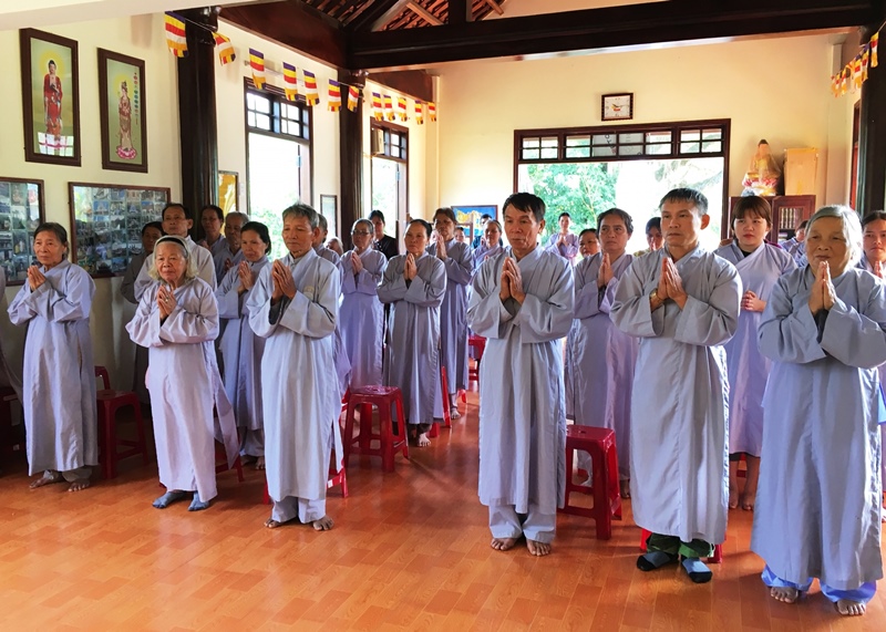 Quảng Nam: Phật tử miền núi Nông Sơn về chùa Kim Sơn cầu an đầu năm