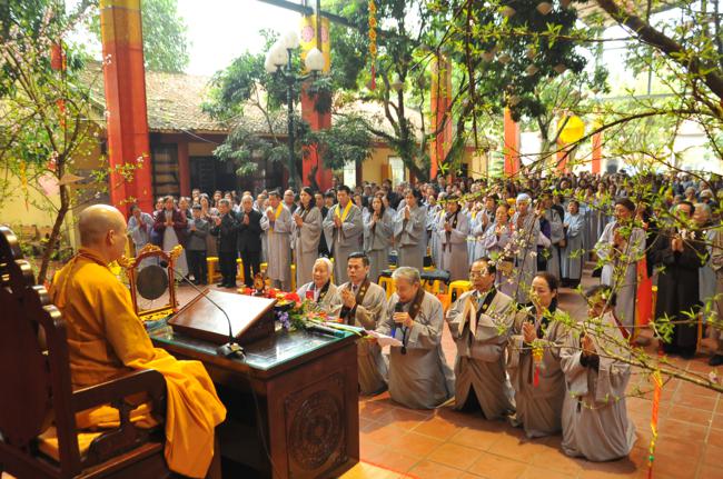 Ngày đầu năm Kỷ Hợi an vui nơi chùa Bằng