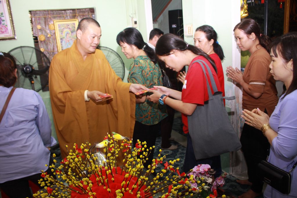 TP.HCM: Phật tử hành hương về chùa Bửu Châu đầu năm