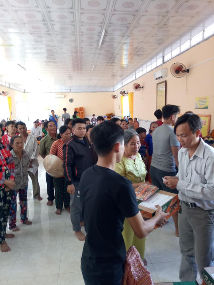 Cần Thơ: Tịnh xá Ngọc Liên trao quà Tết cho hộ nghèo