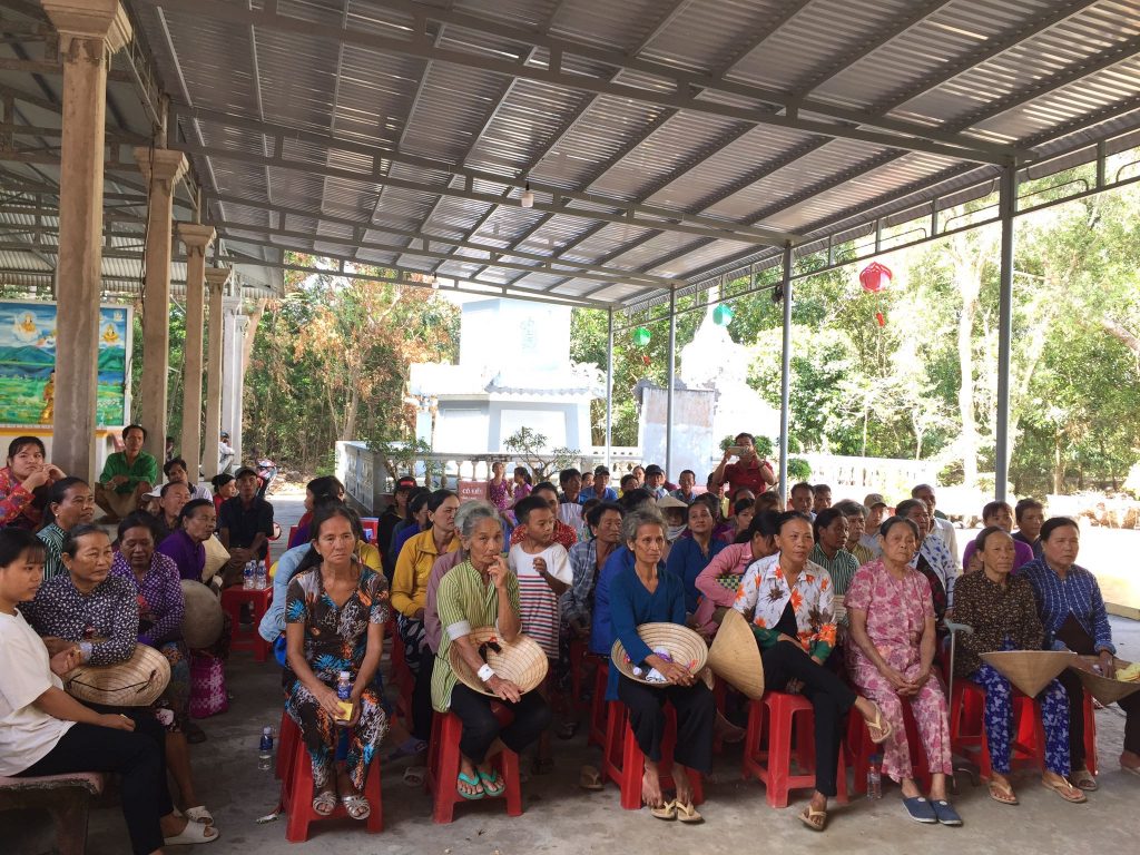 Sóc Trăng: Chùa Long Thiền mang niềm vui đến bà con Phật tử gặp khó khăn nhân dịp năm mới