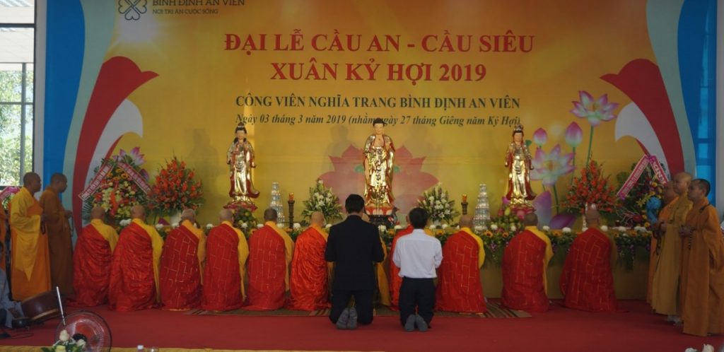 Bình Định: Lễ cầu an,cầu siêu tại công viên nghĩa trang Bình Định An Viên.