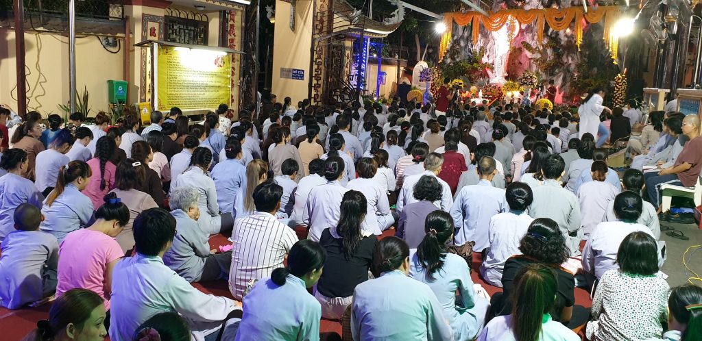 TP. HCM: Lễ Hoa Đăng và vía Quan Thế Âm tại Quan Âm tu viện