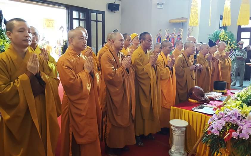 Hà Nội: Chư Tôn đức Lãnh đạo Giáo hội viếng Tang thân mẫu Hòa thượng Thích Thanh Nhiễu quận Long Biên