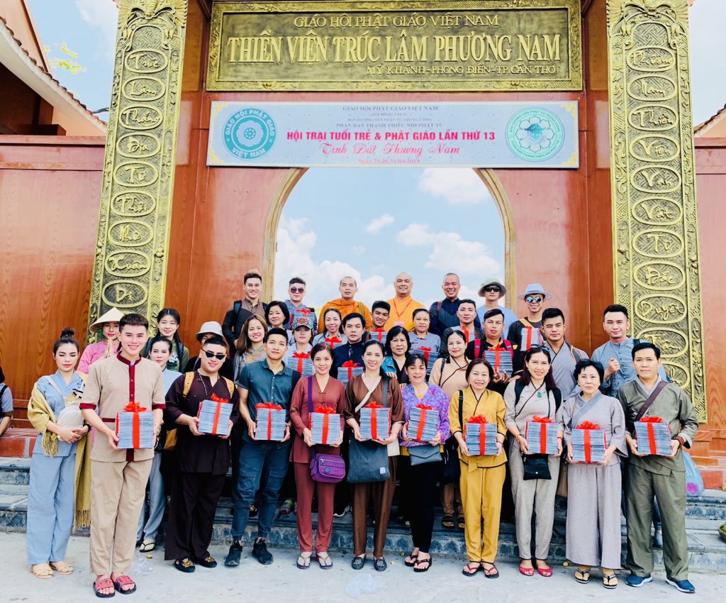 Dư âm Hội trại “Tình Đất Phương Nam” với quà tặng “Niệm ân Giáo Hóa Phật Đà”