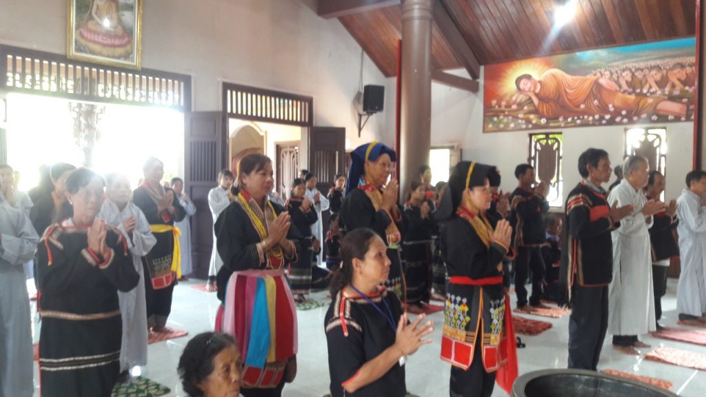Đắk Lắk: Phật tử Ê Đê về chùa tu học ngày Rằm mỗi tháng