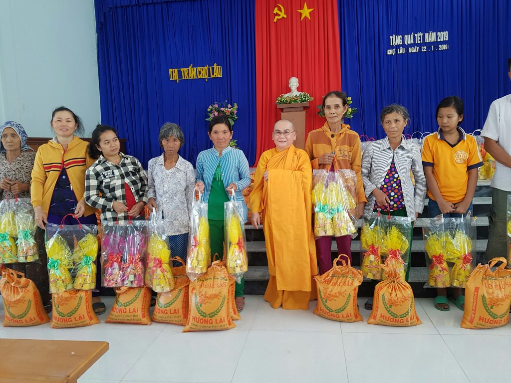 Bình Thuận: Ni sư Viên Liên những bước chân thầm lặng có mặt trên vạn nẻo đường