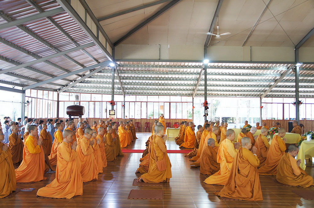Đồng Nai: Ni giới Hệ phái Khất sĩ long trọng khai mạc Khóa tu truyền thống lần thứ 33