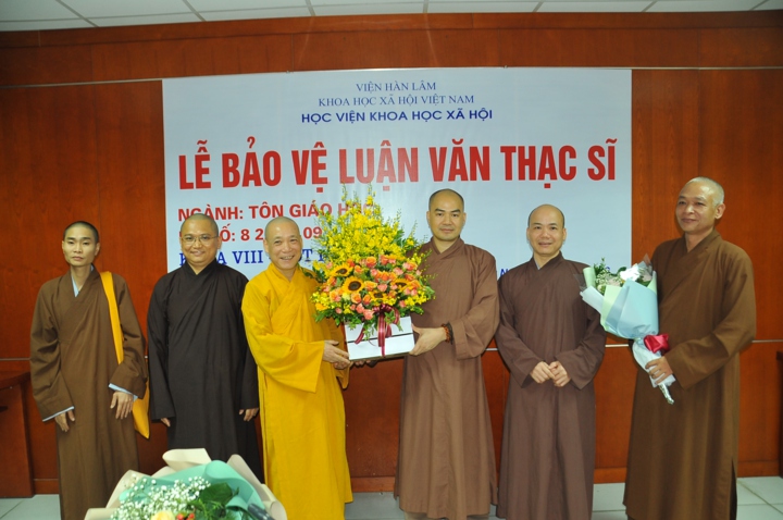 Đại đức Thích Quảng Nghĩa bảo vệ xuất sắc luận văn thạc sĩ