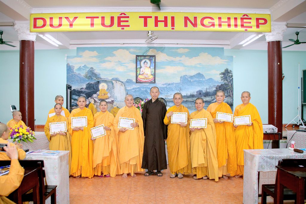 TP. HCM: Bế giảng Khóa Tập huấn Truyền thông tại trường Hạ Tổ đình Ngọc Phương