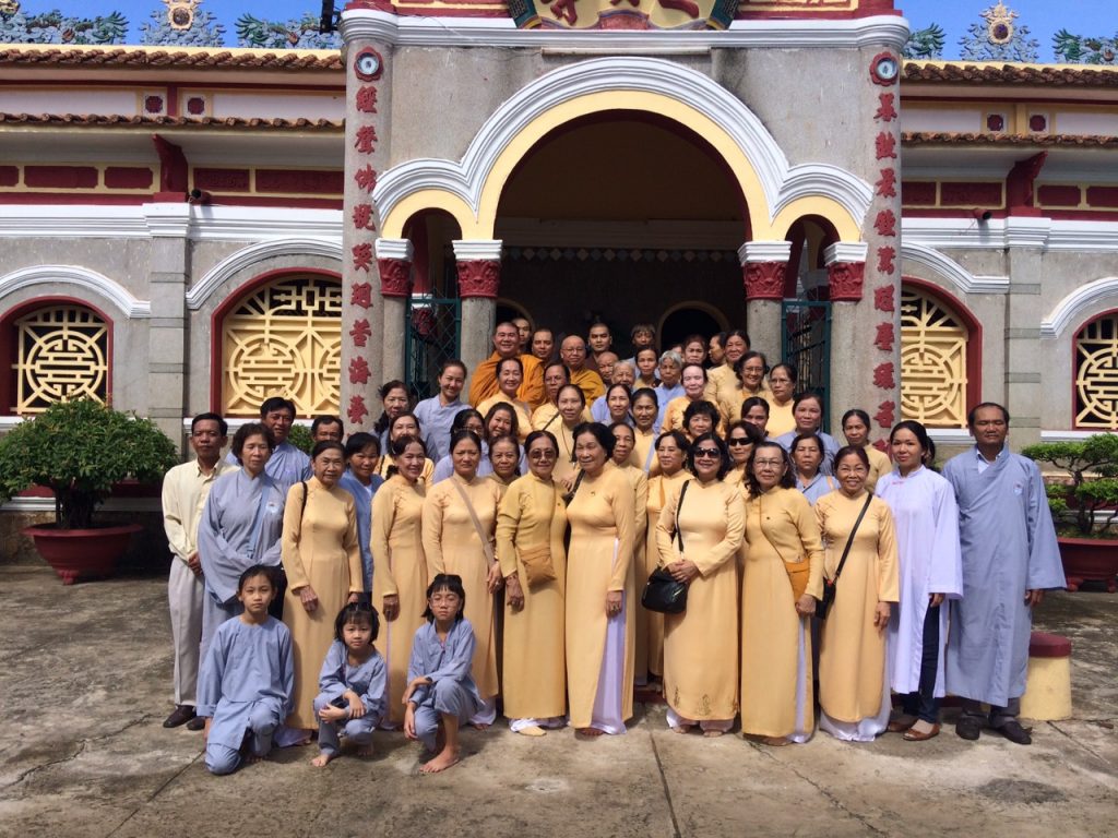 Kiên Giang: Các đoàn Phật tử cúng dường Trường hạ Tăng chùa Tam Bảo mùa An cư PL.2563