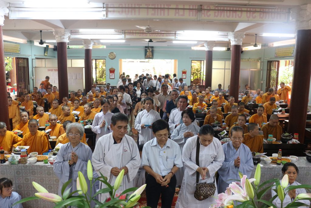 TP.HCM: Tịnh xá Ngọc Liên – Đồng Tháp cúng dường Trường hạ Ngọc Phương