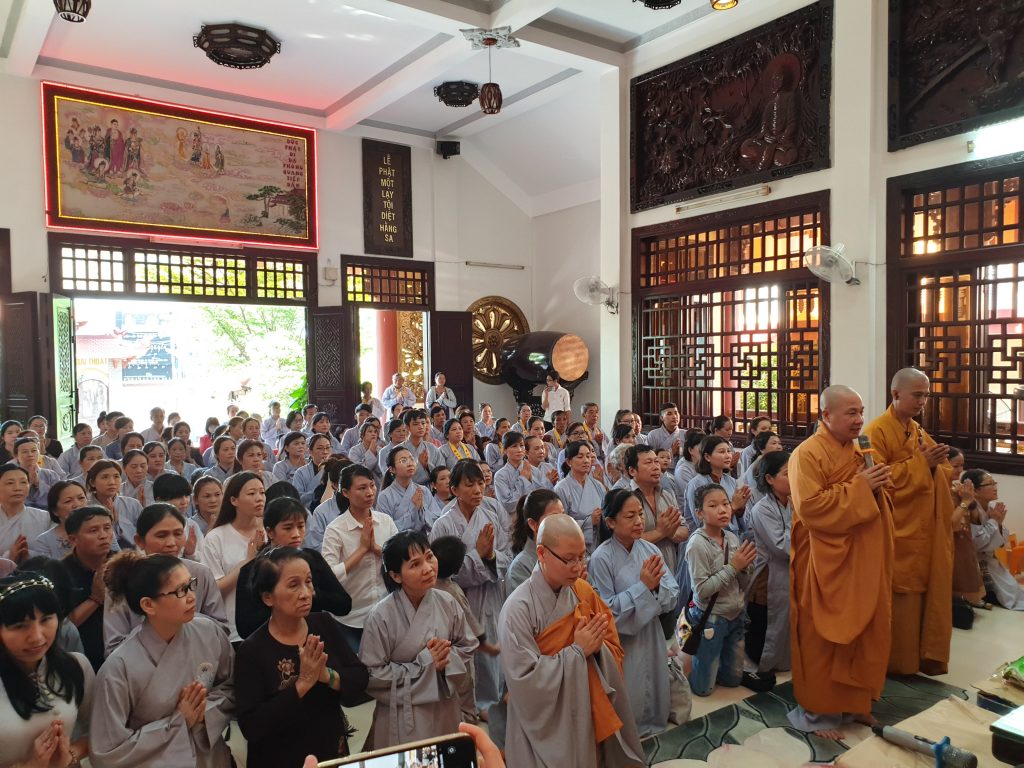 TP.HCM: Phật tử chùa Pháp Tạng viếng thăm, cúng dường các trường hạ thành phố và tỉnh Bến Tre