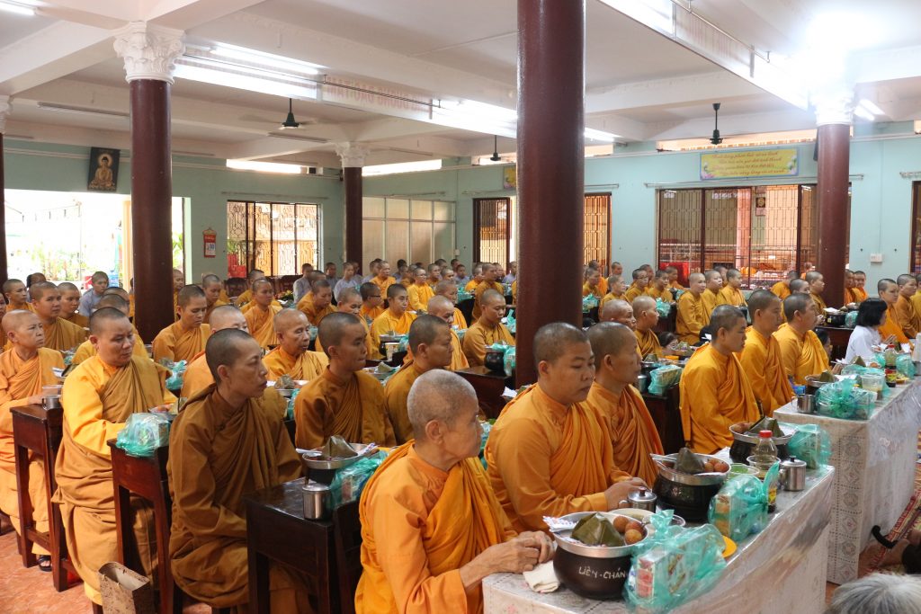 TP.HCM: Tịnh xá Ngọc Duyên - quận Bình Thạnh cúng dường Trường hạ Ngọc Phương