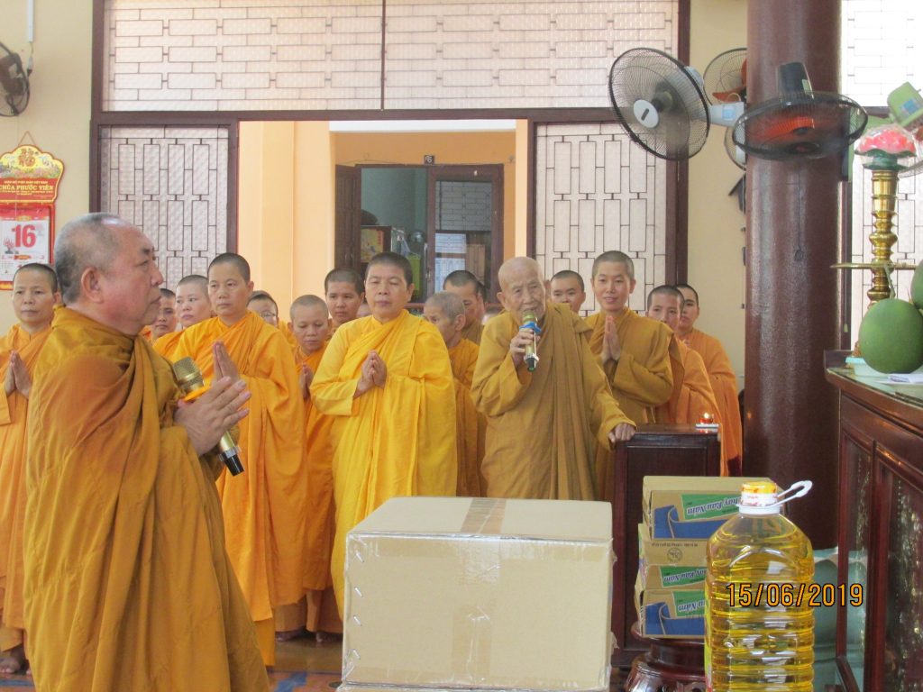 TP.HCM: Gieo Thiện duyên mùa An cư, 3 phái đoàn các miền tịnh xá thăm, cúng dường Trường hạ Ngọc Phương