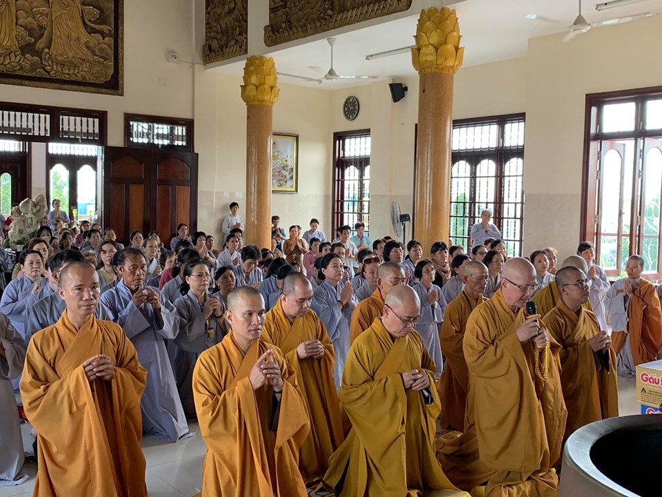 TP. HCM: Ban Hướng dẫn Phật tử thành phố cúng dường trường Hạ