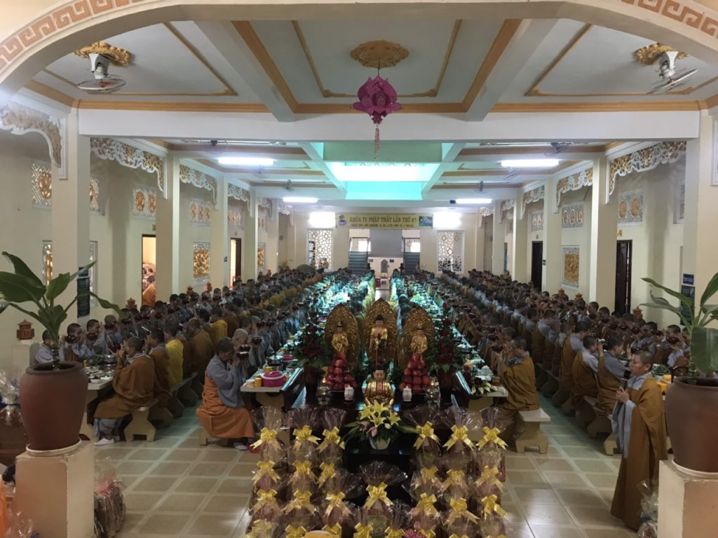 TP.HCM: Gia đình Phật tử Diệu Hoàng cúng dường trường hạ chùa Long Vân