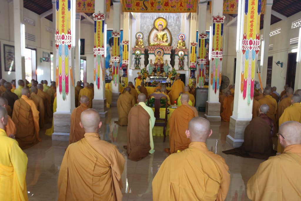 Bến Tre: Chư Hành giả 02 Hạ trường Phật giáo tỉnh Bến Tre Bố tát kỳ 03 mùa An cư kiết hạ PL. 2563