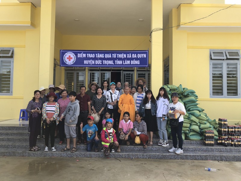 Lâm Đồng: Tịnh xá Ngọc Phú tặng quà từ thiện tại xã Đa Quyn huyện Đức Trọng