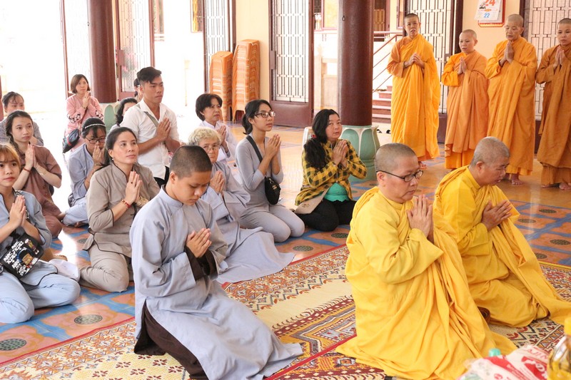 TP.HCM: Tịnh xá Ngọc Trung cúng dường trường hạ Tổ đình Ngọc Phương