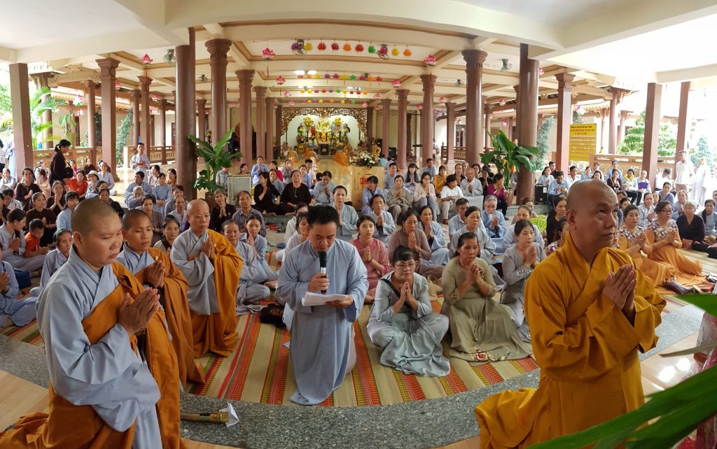 Đồng Nai: Phái đoàn chùa Hội An và chùa Phổ Phước cúng dường trường Hạ