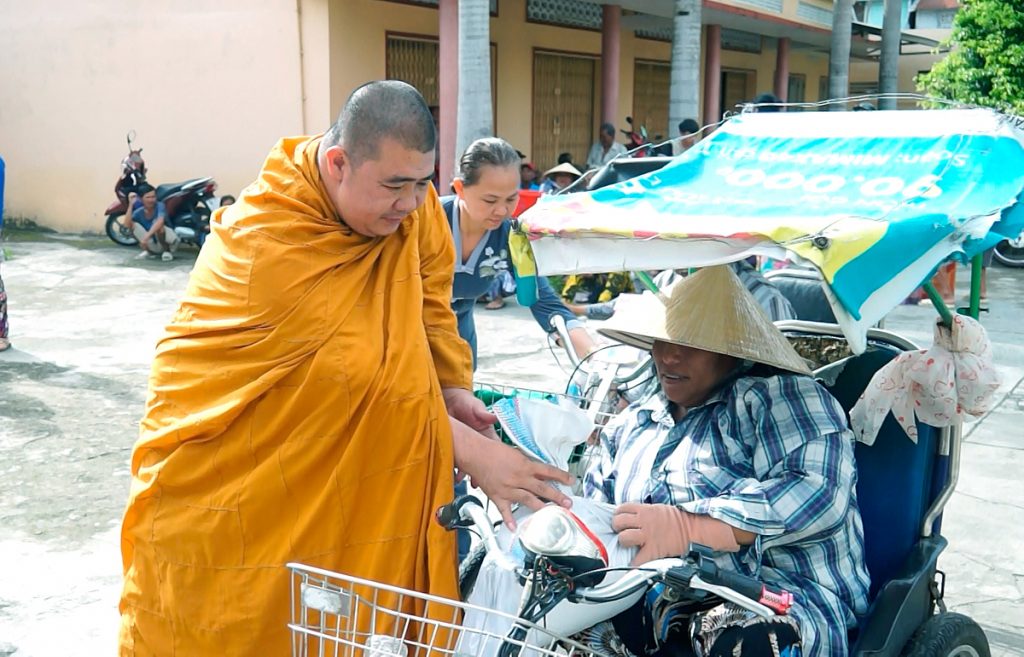 Kiên Giang: Tịnh xá Ngọc Sơn tặng quà từ thiện nhân mùa Vu lan PL.2563