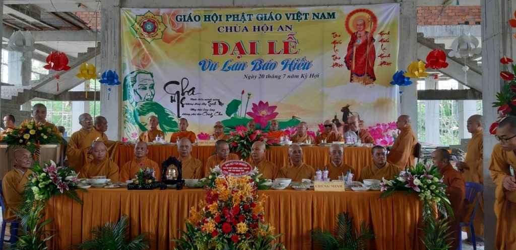 Vĩnh Long: Chùa Hội An trang nghiêm tổ chức Đại Lễ Vu Lan và trao quà từ thiện