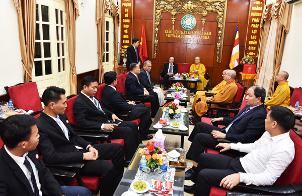 Đoàn Ủy Ban TW MT Lào xây dựng đất nước tới thăm và làm việc tại trụ sở Trung ương Giáo Hội Phât giáo Việt Nam .