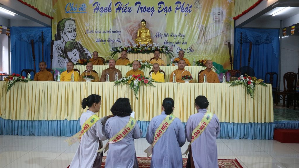 Bến Tre: Trường Hạ Tăng Chùa Viên Minh long trọng tổ chức lễ Vu Lan với chủ đề “Hạnh hiếu trong đạo Phật” 