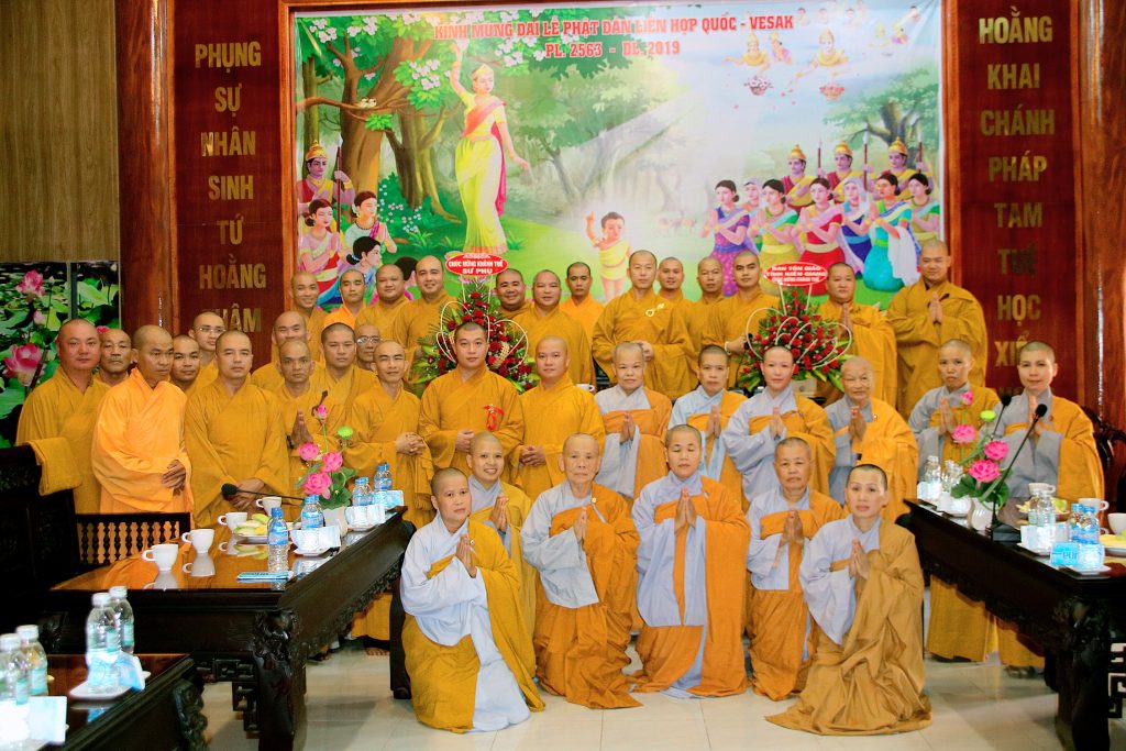 Kiên Giang: Chư Tôn đức tổ đình Phật Quang chúc mừng khánh tuế TT. Thích Minh Nhẫn