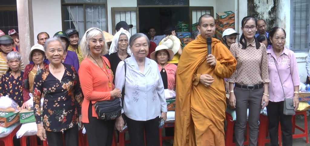 Kiên Giang: Tịnh xá Ngọc Giang cùng đoàn y bác sĩ TP. Hồ Chí Minh khám chữa bệnh, phát quà