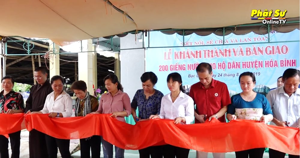 [Video] Bạc Liêu - Sóc Trăng: Ban Từ thiện xã hội Phật giáo TP.HCM kết hợp trao giếng nước cho bà con nghèo