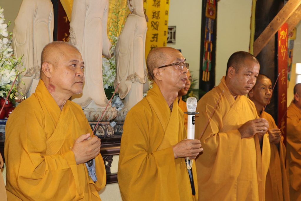 Bến Tre: Thường trực Ban Trị Sự Giáo Hội Phật Giáo tỉnh Bến Tre viếng lễ tang cố Hòa thượng Thích Thiện Năng