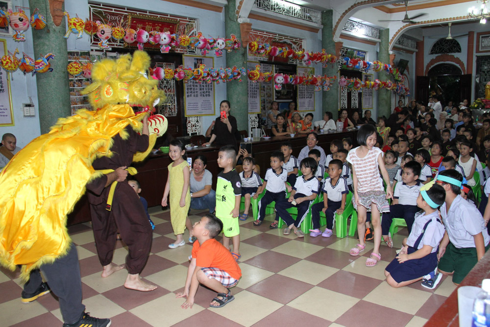 TP.HCM: Trung thu cho Thiếu nhi tại Tổ đình Vạn Thọ