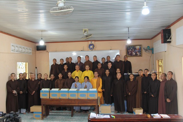 BRVT: Chùa Hoằng Pháp cúng dường Trường Cao Trung Phật học Đại Tòng Lâm