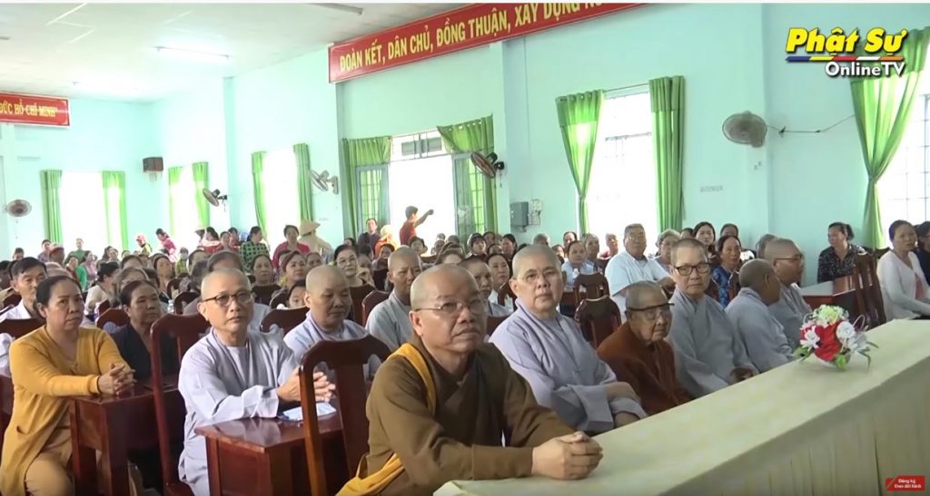 [Video] Kiên Giang: Phân ban Ni giới tỉnh Trà Vinh tặng quà tại huyện An Minh