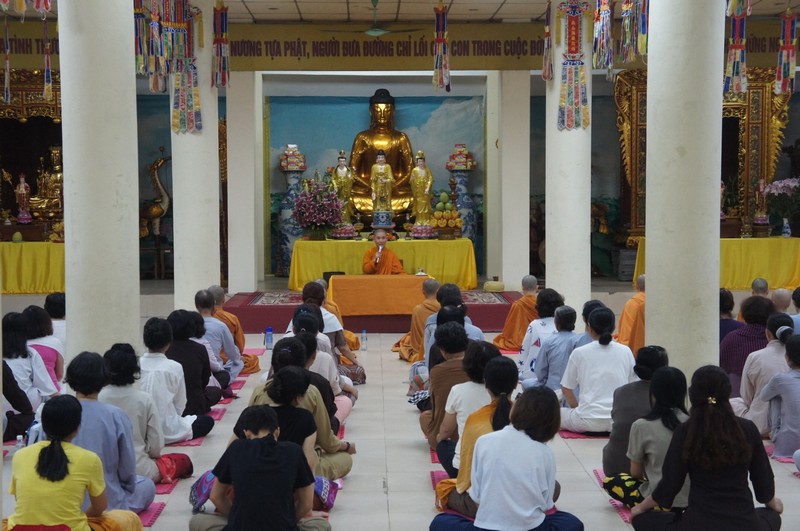 Hà Nội: Ni sư Hằng Liên hướng dẫn khóa Thiền một ngày tại Chùa Pháp Vân