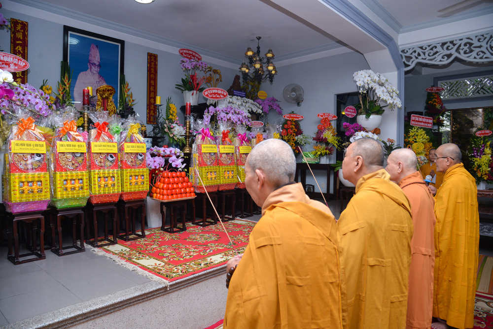 TP.HCM: Trung ương Giáo hội dâng hương tưởng niệm cố HT.Thích Định Quang - Thành viên HĐCM