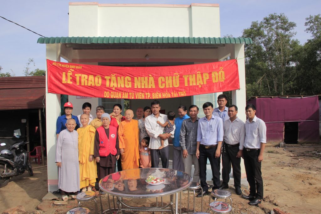 Đồng Nai: Trao nhà tình thương và tặng quà cho đồng bào khó khăn tại huyện Định Quán